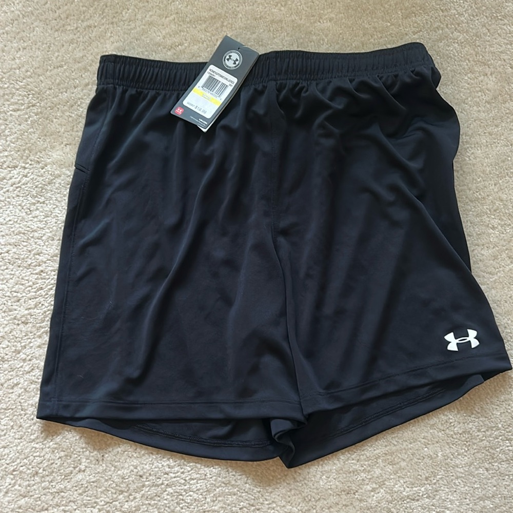 MWT! UNDER ARMOUR Women’s Heat Gear Gym Short Black Medium 5.5 Inseam